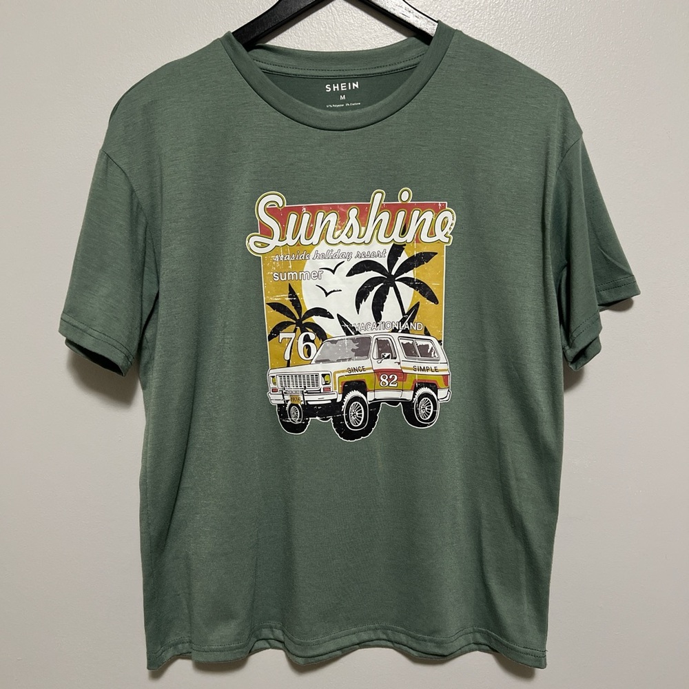 Olive Graphic Tee with Retro Car Design M